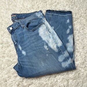 Tommy Hilfiger Light Wash Bleach Pattern Style TieDye Capri Slight Distress ST22